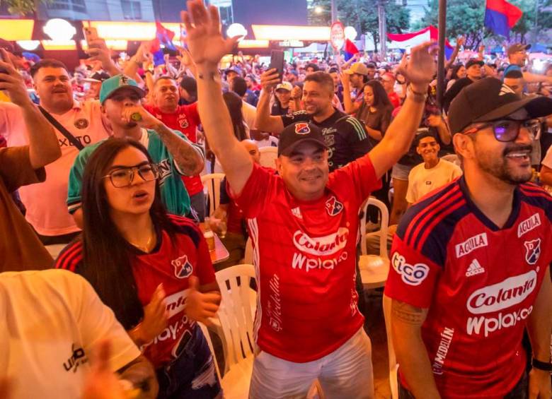 La afición roja estará presente en el Atanasio alentando a su equipo para conseguir la séptima estrella. FOTO CARLOS VELÁSQUEZ