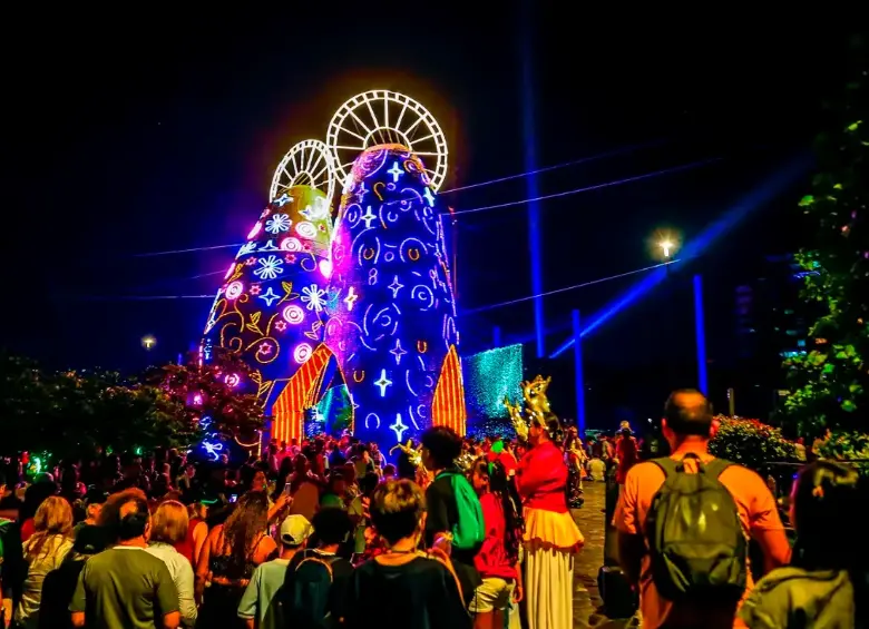 25.000 figuras adornan los alumbrados en Medellín. FOTO: Camilo Suárez