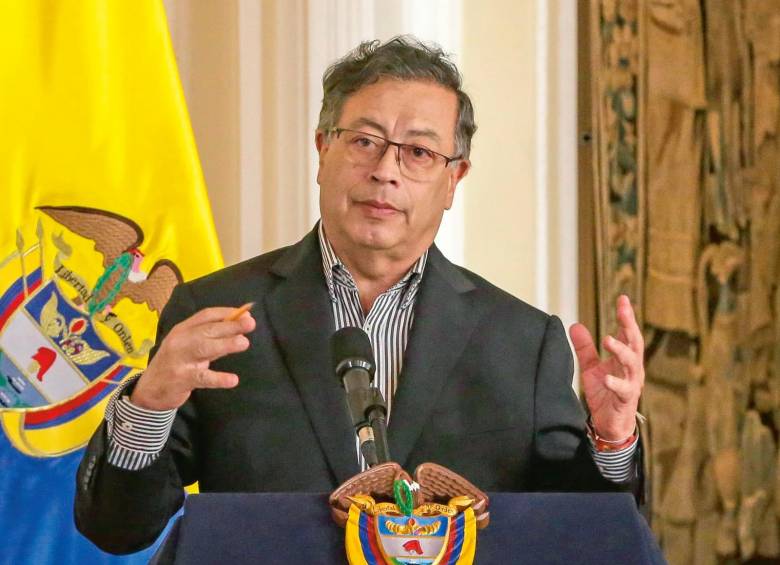 En su defensa, el presidente Gustavo Petro señaló que el hundimiento de la ley de financiamiento en el Congreso condicionó las inversiones asignadas en el presupuesto nacional de 2025. FOTO Colprensa