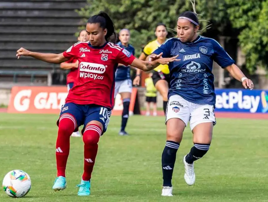 El DIM femenino se mantiene invicto en la Liga y es líder, con 12 puntos. Este sábado se mide en Ditaires a Bucaramanga, a las 5:00 de la tarde. FOTO: Jaime Pérez