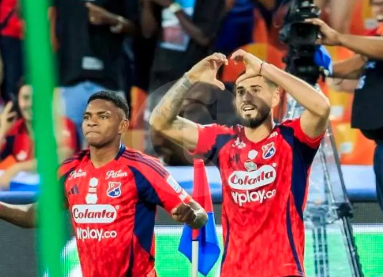 Los delanteros rojos Brayan León y Francisco Fydriszewski lideran la tabla de goleadores del DIM en la presente Liga.FOTO CAMILO SUÁREZ 
