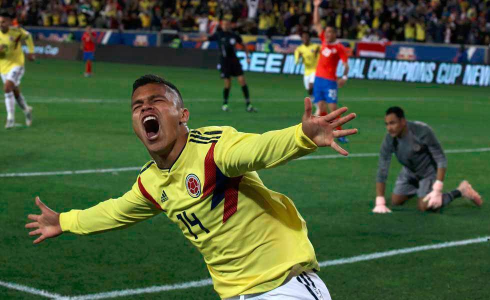 En 2018, cuando debutó con la Selección Colombia, Juan Camilo Hernández celebró el que es el gol más rápido que ha anotado un debutante con la camiseta tricolor, 32 segundos. FOTO FCF