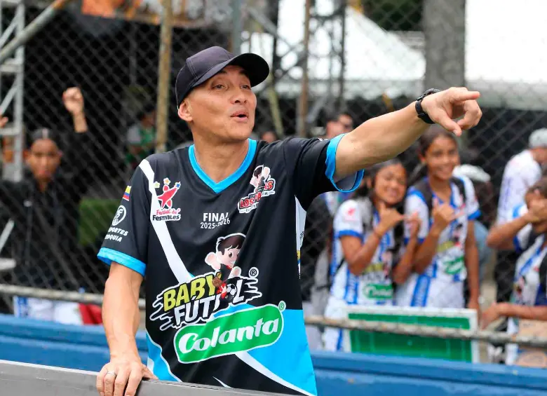 Jhon Wílmar Pérez durante el Babyfútbol se desempeña como asesor del equipo de Estados Unidos. FOTO CORTESÍA LOS PAISITAS