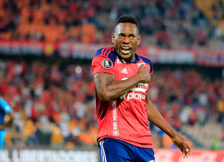 El delantero Díber Cambindo regresa a la nómina titular del Independiente Medellín. FOTO ESNEYDER GUTIÉRREZ 