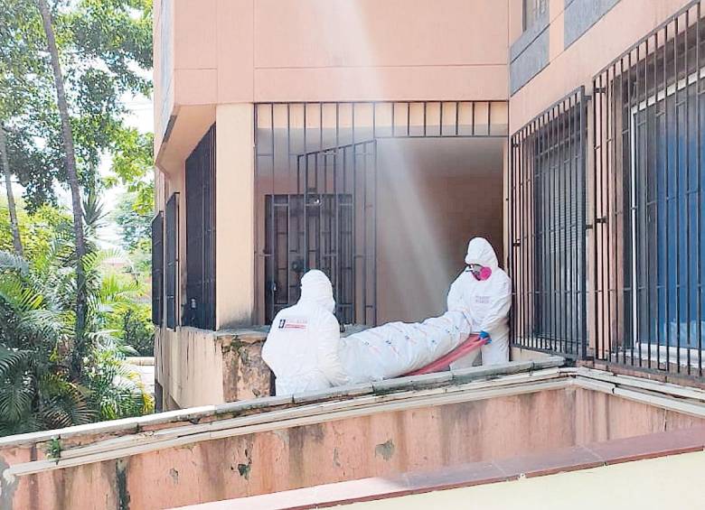 Los vecinos alertaron a las autoridades sobre los malos olores que salían del apartamento. FOTO CORTESÍA Q’HUBO ANDRÉS GARCÍA
