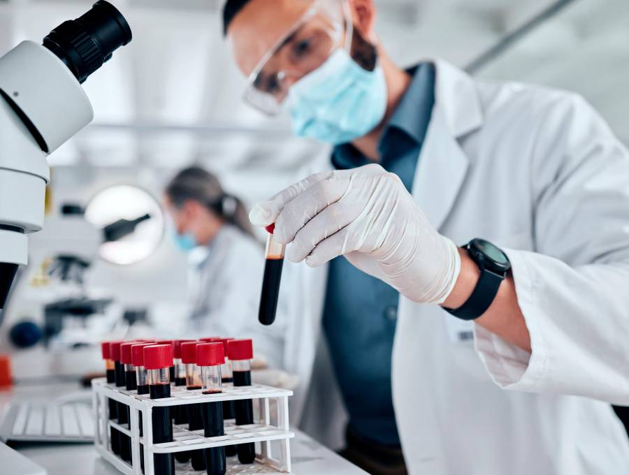 El prototipo de test desarrollado permite detectar en sangre el biomarcador sAXL, asociado al cáncer de páncreas, mediante una tira reactiva de bajo coste. FOTO: GETTY