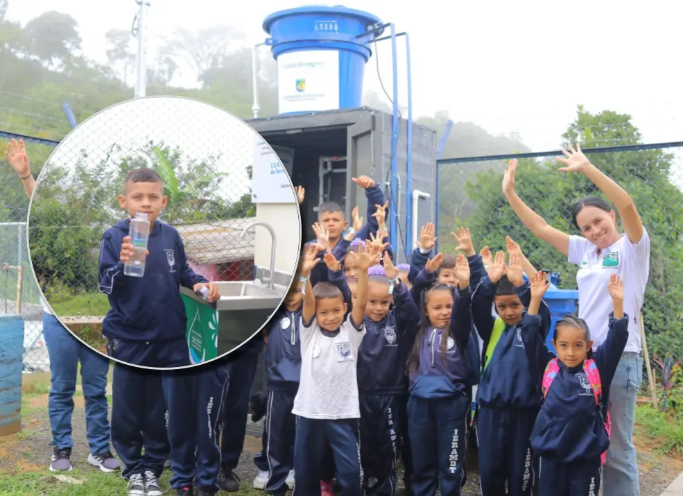 Alcaldes, rectores y docentes podrán postular sus sedes para este programa de soluciones de agua potable hasta el 30 de abril. FOTO: Cortesía Gobernación de Antioquia.