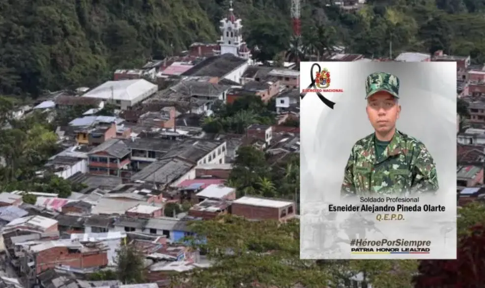 Adelante, el soldado fallecido en el ataque armado de las Disidencias en San Andrés de Cuerquia. FOTO: EL COLOMBIANO y Cortesía.