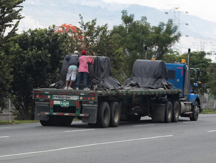 Los hechos ocurrieron finalizando la tarde de este sábado 14 de febrero en la autopista norte a la altura de Niquía. 