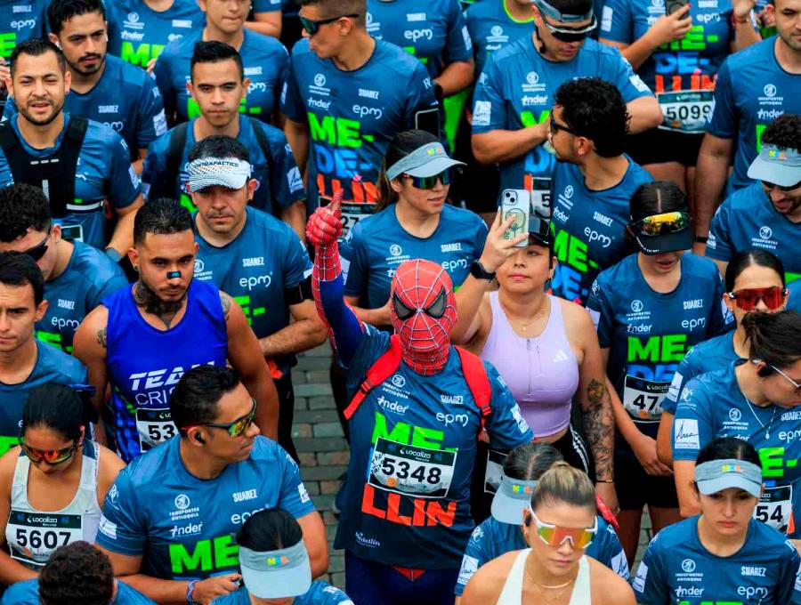 Julio Cubillos ‘Spiderman’ se robó todas las miradas y las fotos en la competencias de Ruta Medellín, que se disputó este domingo en la capital de la Montaña. FOTO CAMILO SUÁREZ 