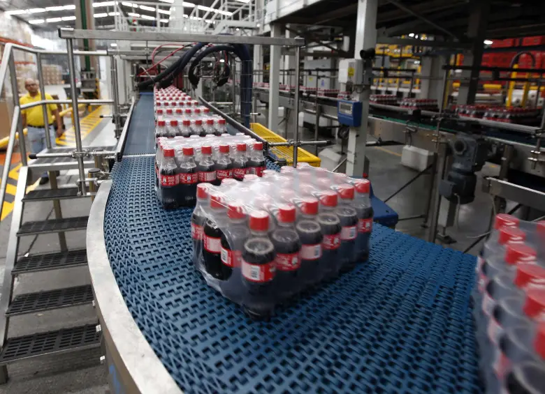 Sin orden ejecutiva y al parecer, mediante un diálogo con la empresa, el presidente Donald Trump habría logrado que la multinacional de bebidas cambie uno de sus ingredientes. Foto: Manuel Saldarriaga Quintero
