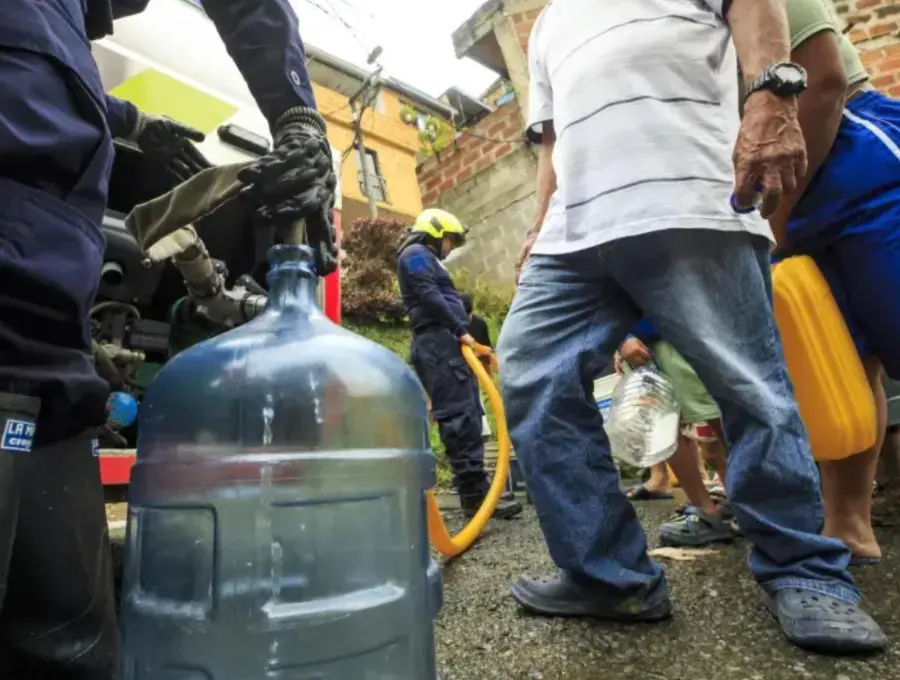 La medida inicialmente estaba contemplada durante todo septiembre y alcanzaba a unos 109.235 usuarios, equivalentes a cerca de 300.000 personas. FOTO Camilo Suárez. 