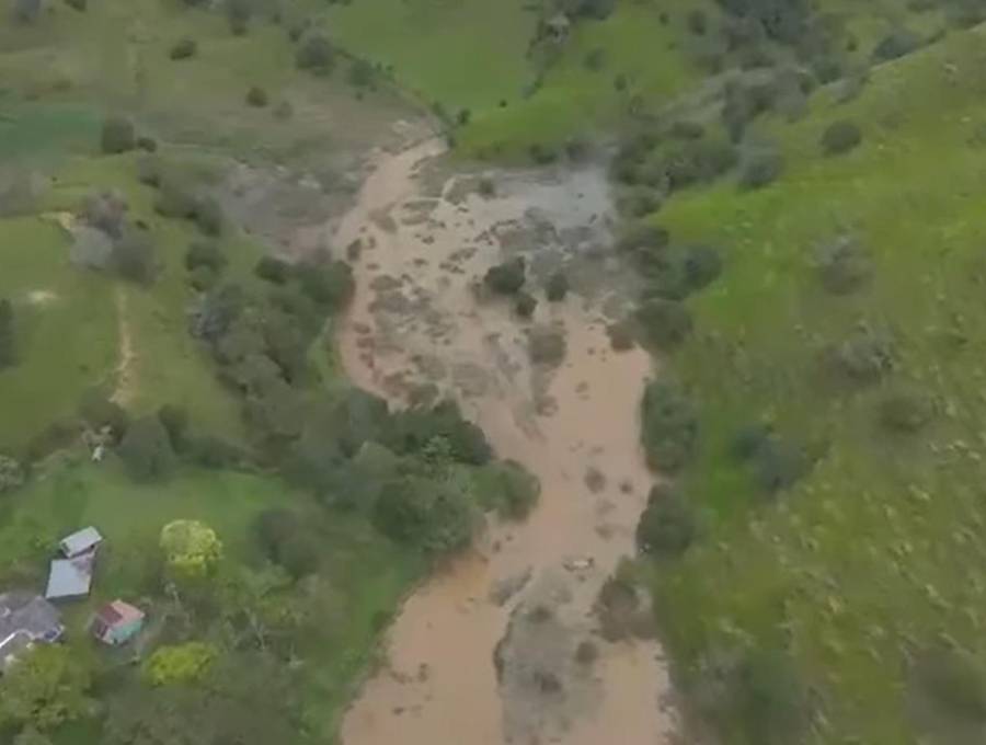 Plano panorámico de la represa ubicada en el sector Puente Pavas, Subasta. Imagen tomada de redes sociales.