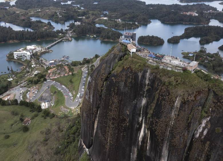 La Piedra del Peñol en Guatapé, una de las atracciones más buscadas en Google Maps en Antioquia. FOTO: Manuel Saldarriaga Quintero