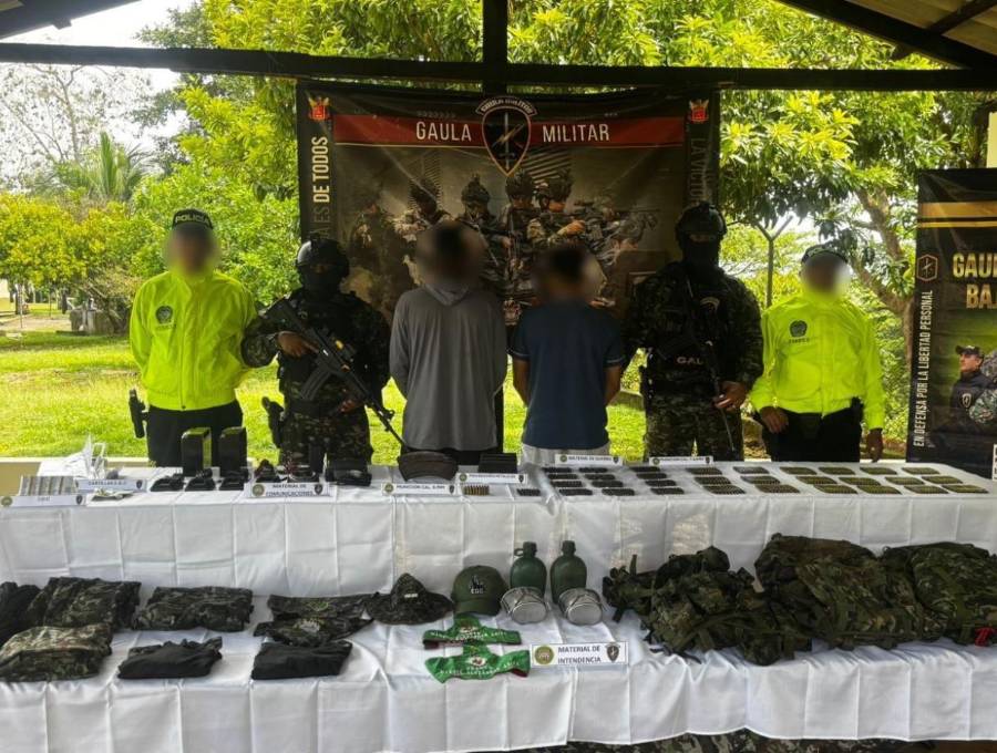 A ‘Comején’ y ‘Olimpo’ los cogieron con 600 cartuchos de diferente calibre y material de guerra. FOTO Ejército Nacional.