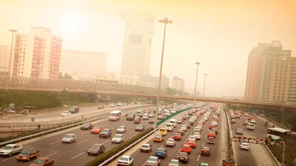 La contaminación es una huella de la presencia de vida en el planeta Tierra. Expertos miran al espacio tras la pista de huellas similares. Foto: Getty.
