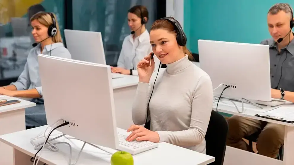 La atención al cliente y el soporte técnico siguen siendo los roles más demandados por las empresas del sector BPO en Colombia. FOTO: GETTY