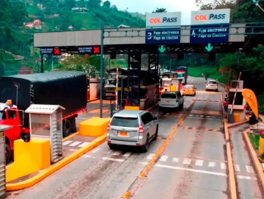 El peaje de Cisneros está ubicado en la vía del Nus, que conecta el Valle de Aburrá con el Nordeste de Antioquia. Foto: Cortesía