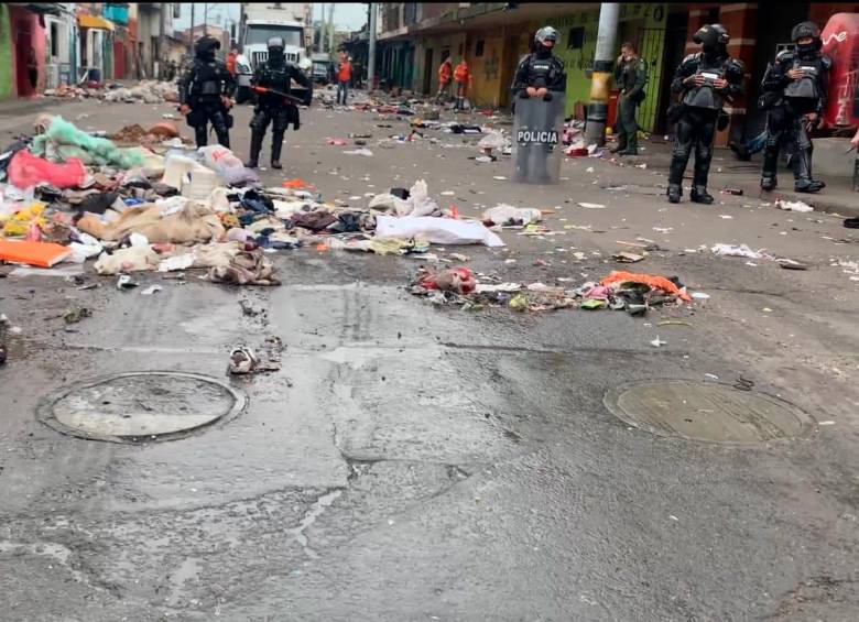 El operativo se realizó en el cruce de la calle La Paz (57) con la carrera Cúcuta (54). FOTO: CORTESÍA POLICÍA MEVAL
