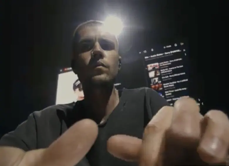 La presentación de Justin Bieber en Coachella generó reacciones divididas entre la nostalgia y las críticas por su formato minimalista. FOTO: Captura de video, Coachella. 