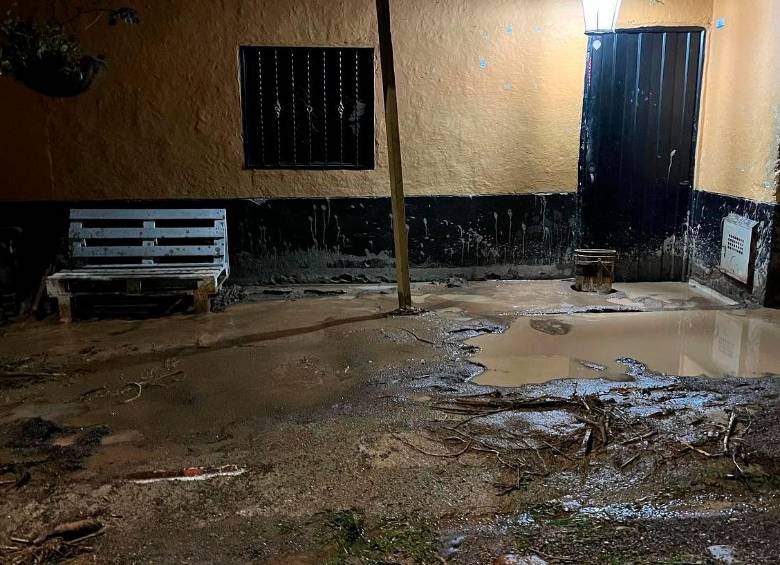 Vías e inmuebles padecen estragos de las lluvias en Ciudad Bolívar. FOTO: CORTESÍA