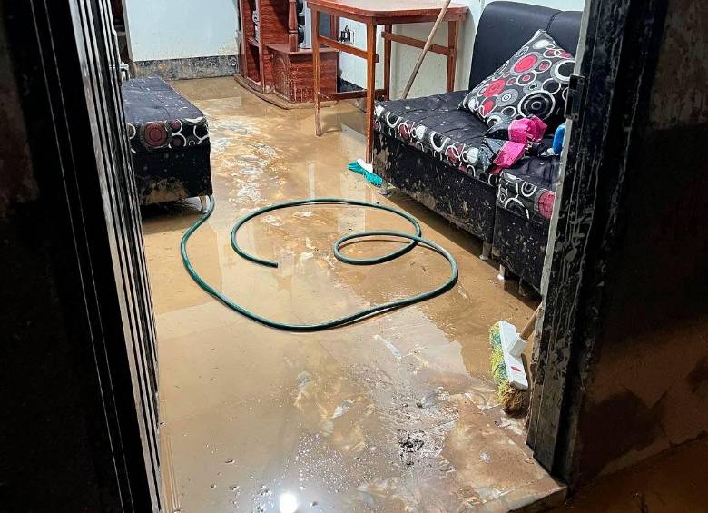 Casas resultaron inundadas en la vereda Bolívar Arriba. FOTO: CORTESÍA