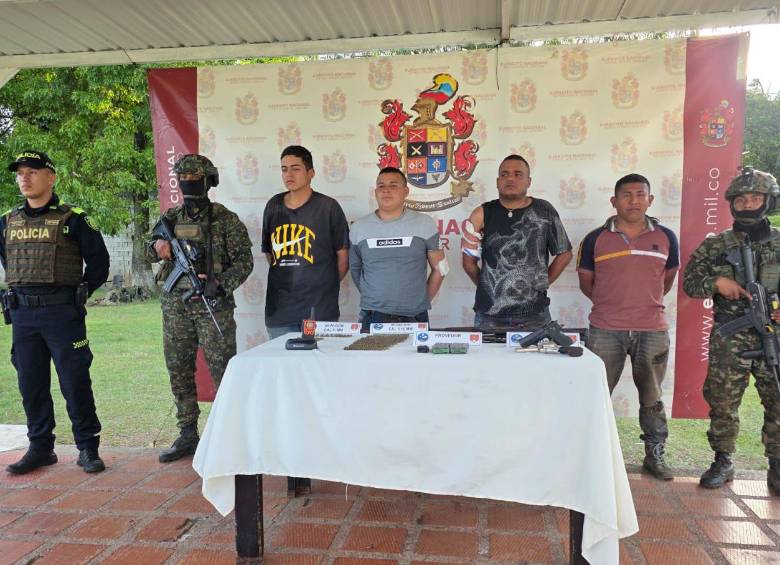Los detenidos tras la operación militar en Támesis. FOTO: Cortesía Séptima División del Ejército