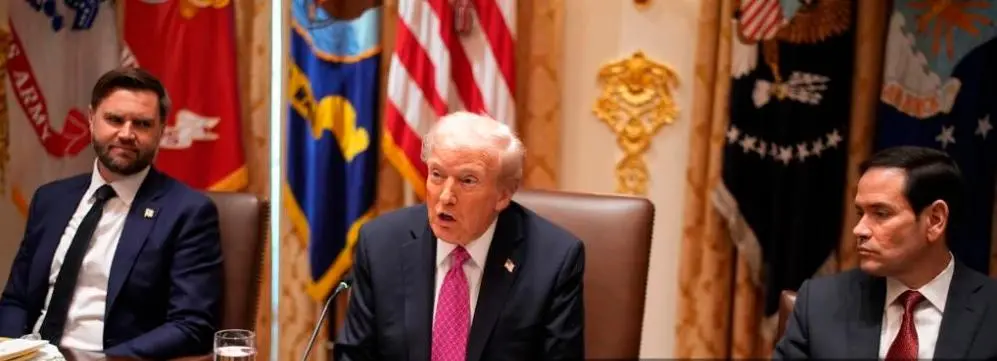 De izquierda a derecha: el vicepresidente de Estados Unidos, JD Vance; el presidente Donald Trump; y el secretario de Estado, Marco Rubio. FOTO: AGENCIA AFP.