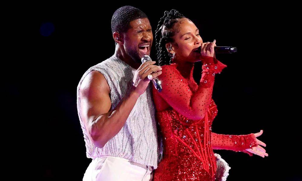Usher y Alicia Keys en el Super Bowl 2024. FOTO AFP