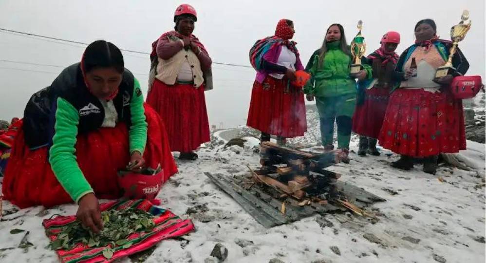 Ellas se reconocen a sí mismas como las Cholitas Escaladoras de Bolivia Warmis, Foto: EFE