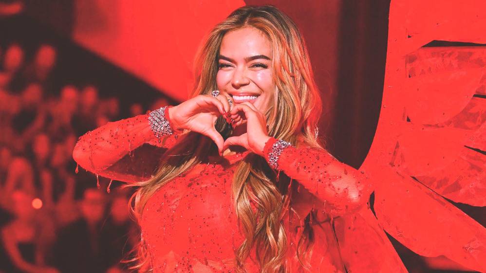 Karol G es hoy una de las figuras musicales más representativas del país. Su conexión con lo local y su empoderamiento femenino han atraído a millones de turistas. Foto: Getty images