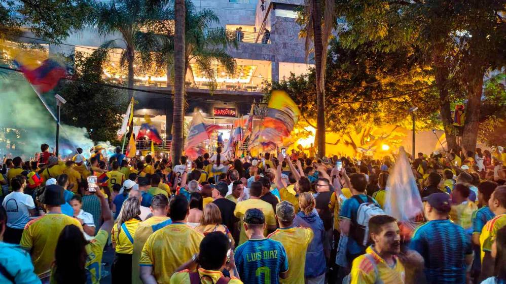 ¡Eriza la piel! Así fue el banderazo de los colombianos en Guadalajara para respaldar a la Selección 