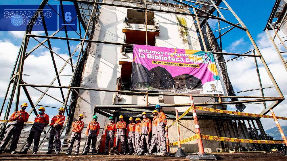 Después de años de denuncias, llamadas, actividades de reconocimiento y comisiones accidentales, en el año 2020, el Contralor General de la Nación, Carlos Felipe Córdoba, visitó la biblioteca, que para ese entonces ya tenía todas la características para considerarse una de las obras inconclusas más grandes de Medellín. Se abrieron investigaciones y se emprendieron acciones para su restauración, con una inversión de $60.000 millones, cuatro veces más de lo que costaba la obra inicial. En la foto, inicio de la reconstrucción en el año 2022.