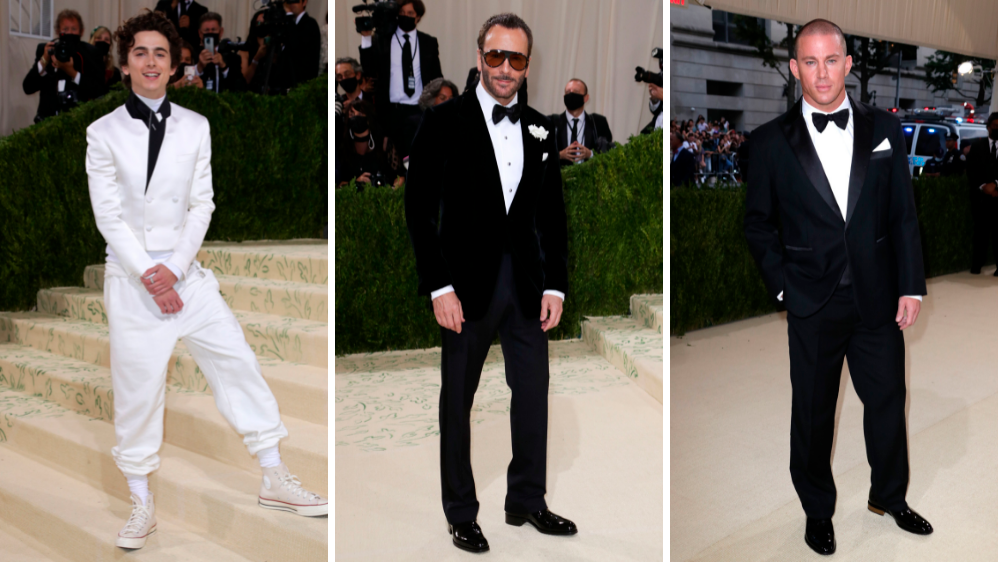 Los hombres más formales, aunque Timothée Chalamet, a la izquierda de blanco, asume más riesgos y trae una prenda muy norteamericana: los famosos Converse. En el centro Tom Ford, y a la derecha Channing Tatum. FOTOS Cortesía E! Entertainment @EOnlineLatino