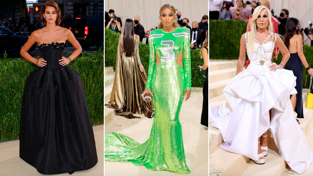 La de negro no es Cindy Crawford, es su hija Kaia Gerber. En el centro la cantante Ciara y a la derecha la diseñadora Donatella Versace. FOTOS Cortesía E! Entertainment @EOnlineLatino