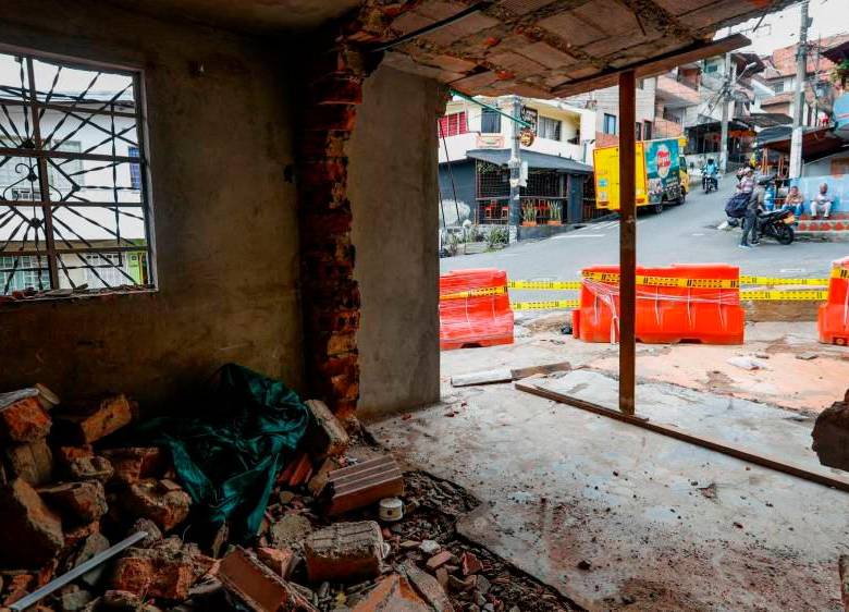 Las huellas de la destrucción permanecen al interior de la vivienda, pues aún no han sido retiradas a la espera de las conclusiones de la Policía. Foto: Manuel Saldarriaga Quintero.