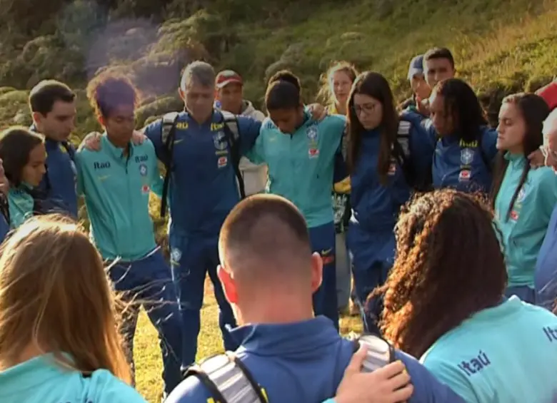 Las jugadoras de la selección femenina de fútbol de Brasil visitaron el cerro en 2024 e hicieron una oración en el lugar. Foto: cortesía. 