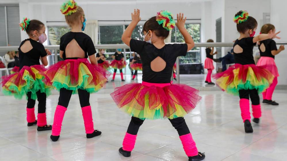 Con ballet ayudan al desarrollo de las niñas envigadeñas