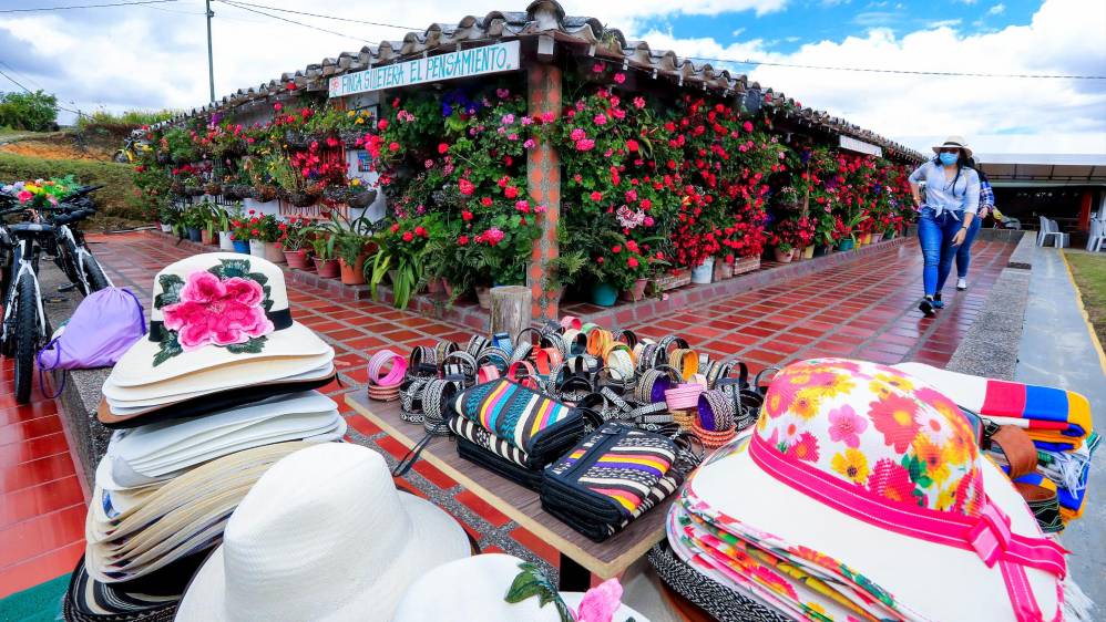 Este año se activaron las visitas a las fincas silleteras del Corregimiento Santa Elena, ya empezaron a llegar turista locales y extranjeros con todos sus elementos de bioseguridad.