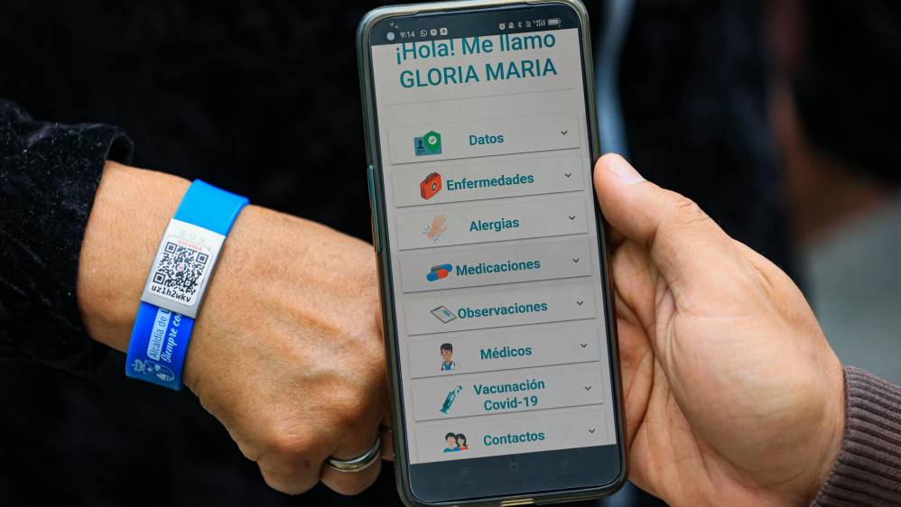 Al activarse el código permite ver la ubicación exacta del portador de la manilla. Foto: Manuel Saldarriaga