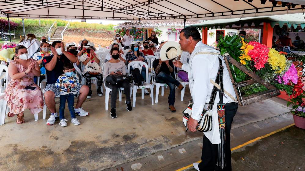 Este año se activaron las visitas a las fincas silleteras del Corregimiento Santa Elena, ya empezaron a llegar turista locales y extranjeros con todos sus elementos de bioseguridad. 