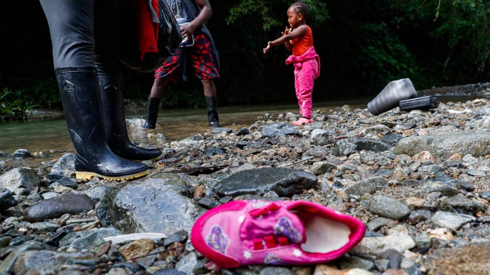 Lo que más les preocupa a las autoridades colombo-panameña es que hay abandono de pequeños que caminan esa selva como pueden. Foto: Manuel Saldarriaga Quintero