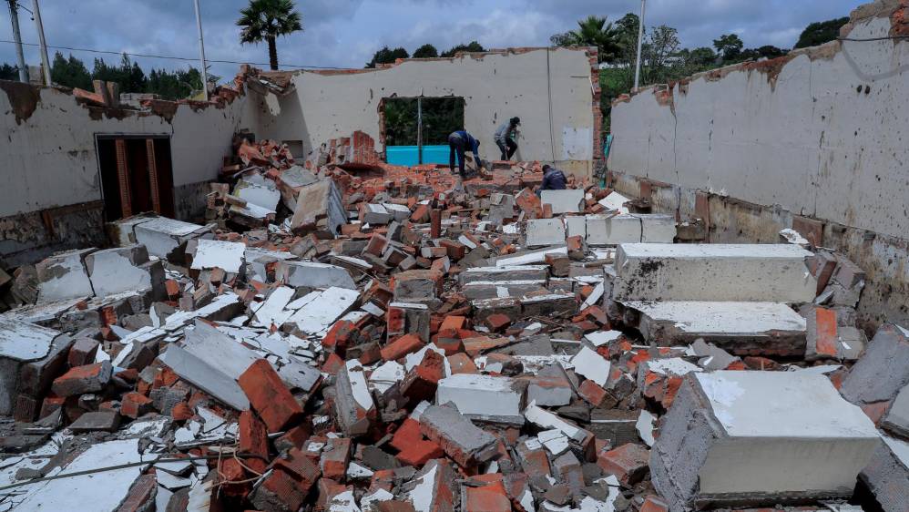 Se procedió a la demolición controlada, para evitar cualquier riesgo para la comunidad. FOTO JUAN ANTONIO SÁNCHEZ OCAMPO
