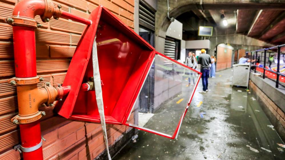 Las cabinas para la atención de emergencias también quedaron destruidas. FOTO: Jaime Pérez