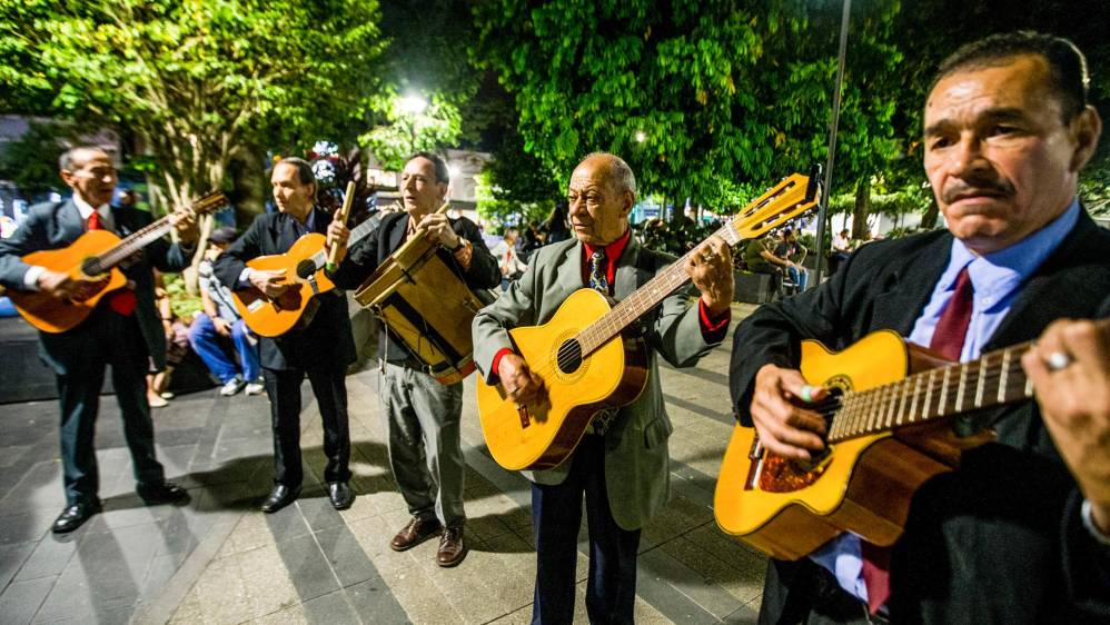 Para que la tradición no muera se espera que músicos jóvenes empiecen a conformar grupos de serenateros. Foto: Julio César Herrera