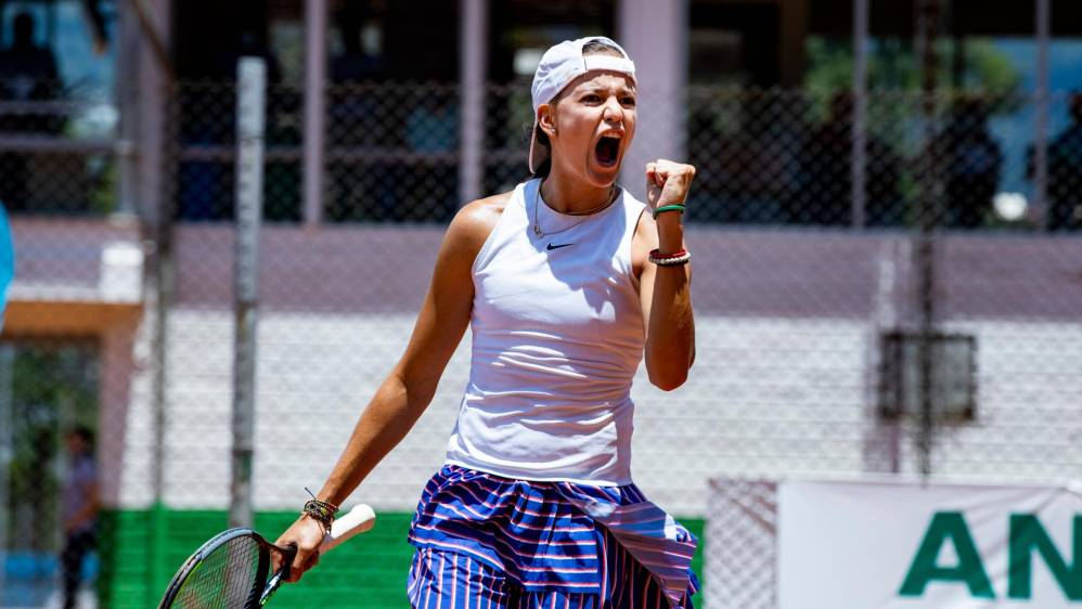 La joven de 20 años de edad expuso su mejor tenis y dejó sin opciones a la raqueta extranjera Laura Pigossi. FOTO. Jaime Pérez