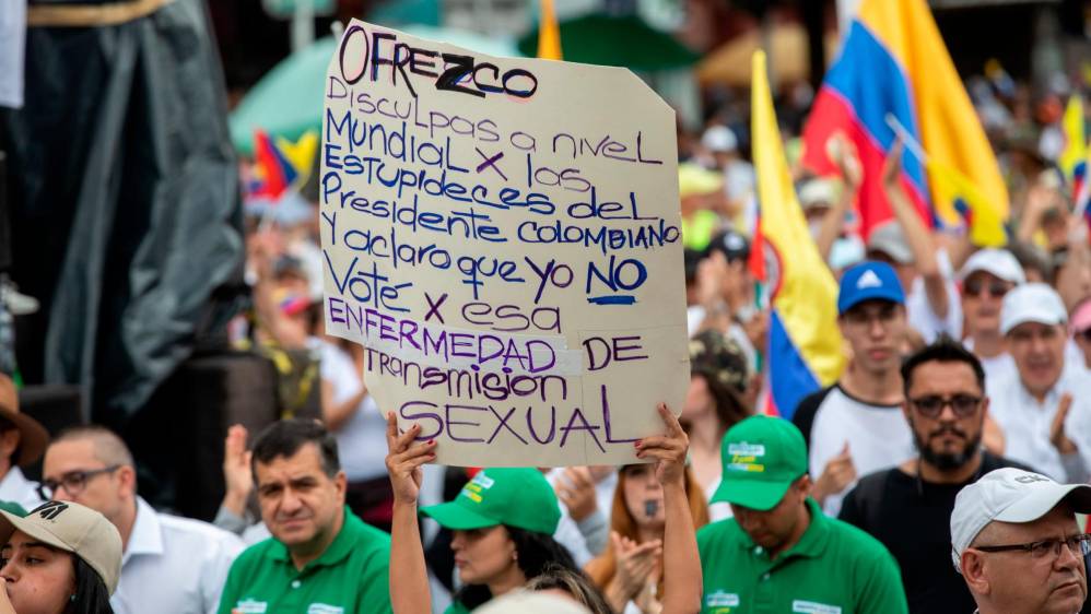 Con pancartas los manifestantes mostraron su inconformidad por las políticas del presidente Gustavo Petro Urrego. Foto: Camilo Suárez Echeverry