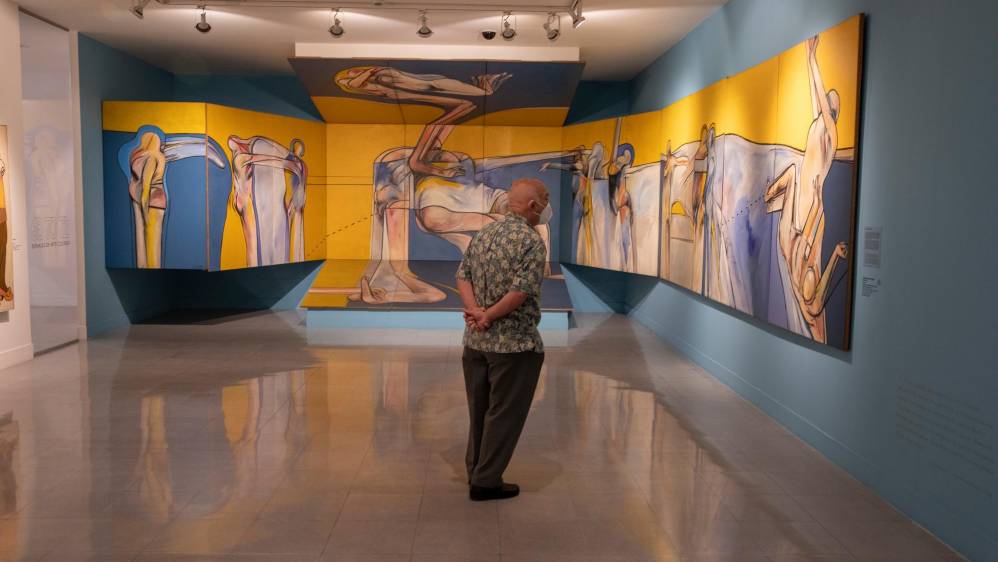 María del Rosario Escobar, actual directora, comenta que el Museo cumple 140 años precisamente por la cantidad de manos invisibles que han sumado para sostenerlo Foto: Edwin Bustamante