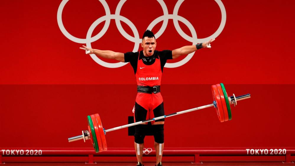 El pesista Luis Javier Mosquera obtuvo este domingo la primera medalla de plata para Colombia en los Juegos Olímpicos de Tokio 2020. Foto Getty Images