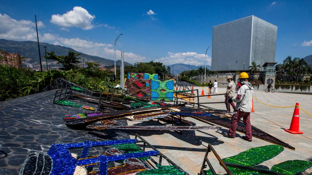 Para el montaje de la infraestructura navideña laboraron 43 trabajadores de EPM. Foto: Julio César Herrera